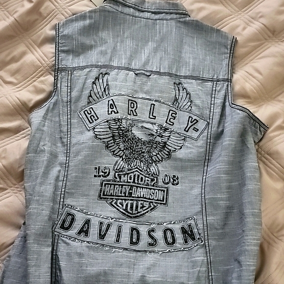 Gray Sleeveless Button-Up Top - Picture 6 of 7